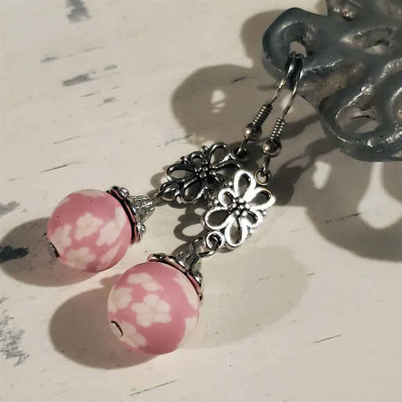 Handcrafted Fimo Clay Light Pink White Flower Beads Antique Silver Earrings - Picture 3 of 5